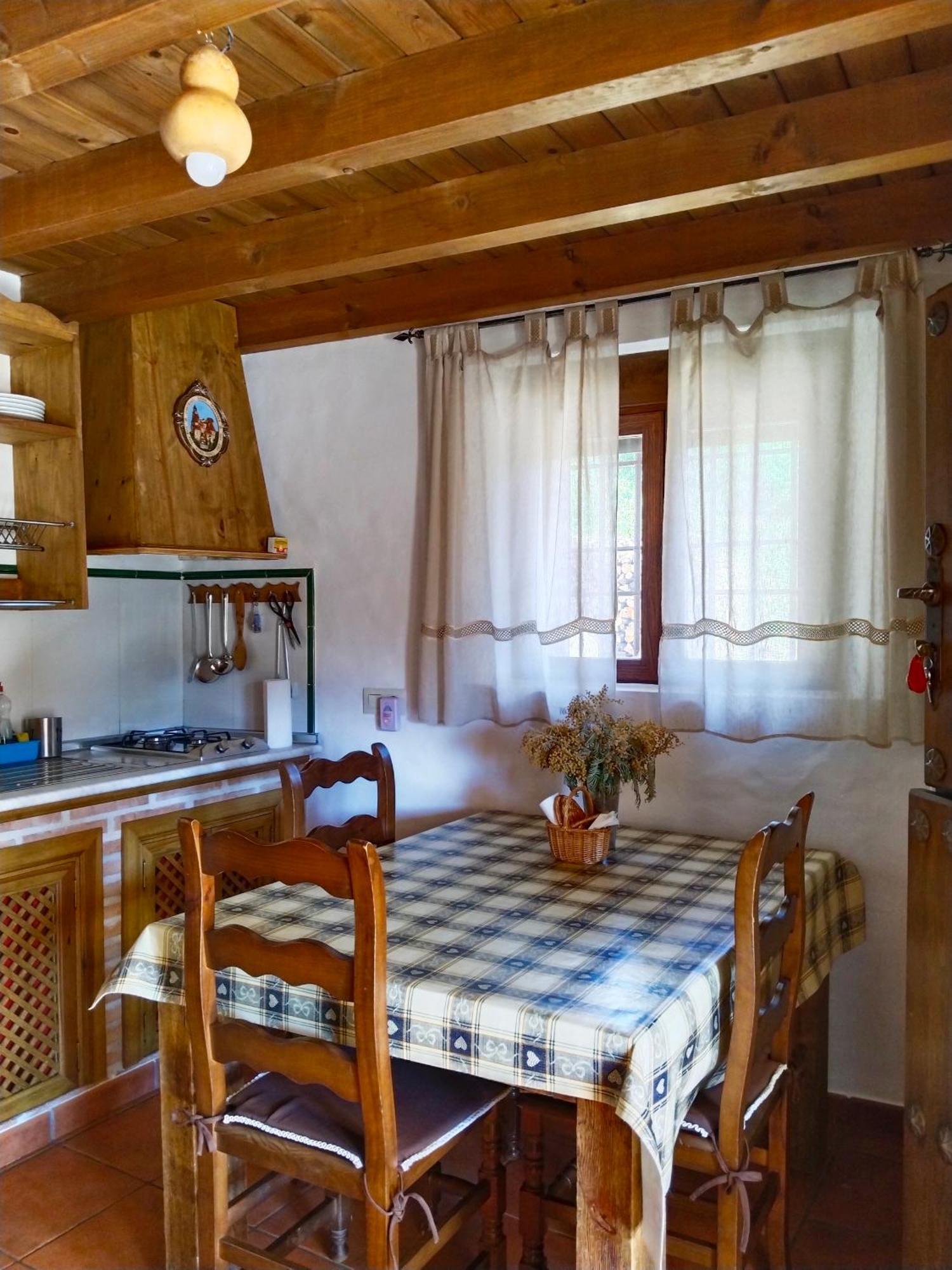 Apartamentos Turisticos La Gitanilla Los Navalucillos Ngoại thất bức ảnh