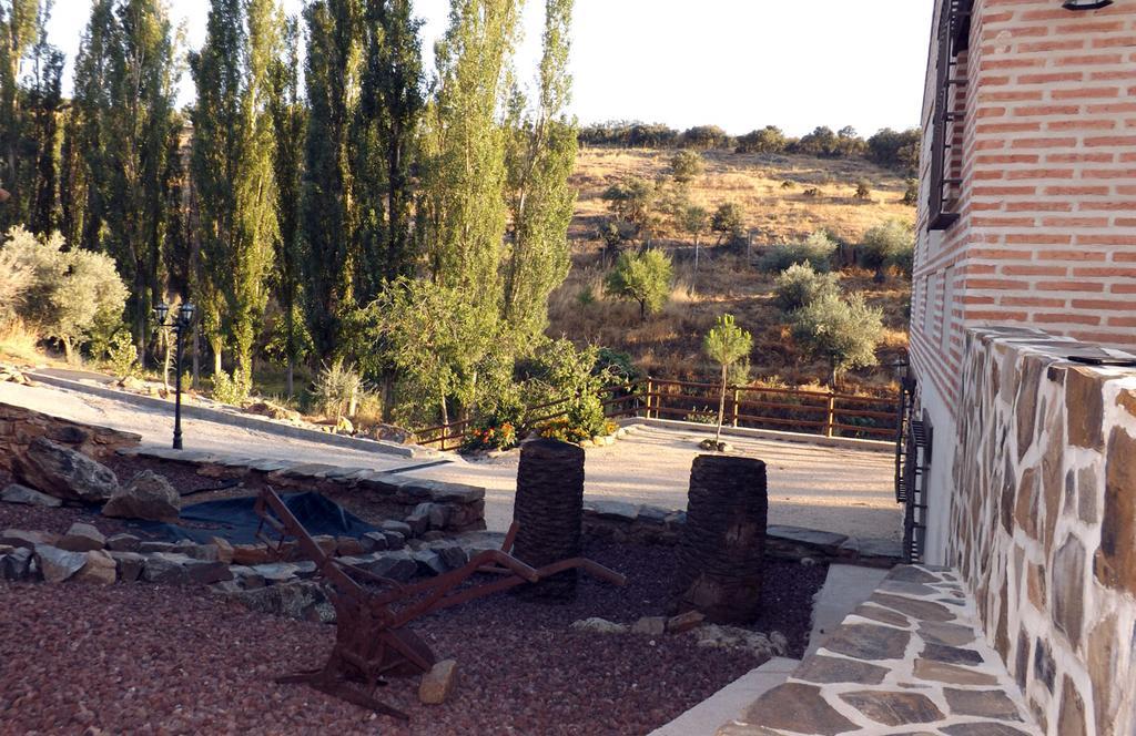 Apartamentos Turisticos La Gitanilla Los Navalucillos Ngoại thất bức ảnh