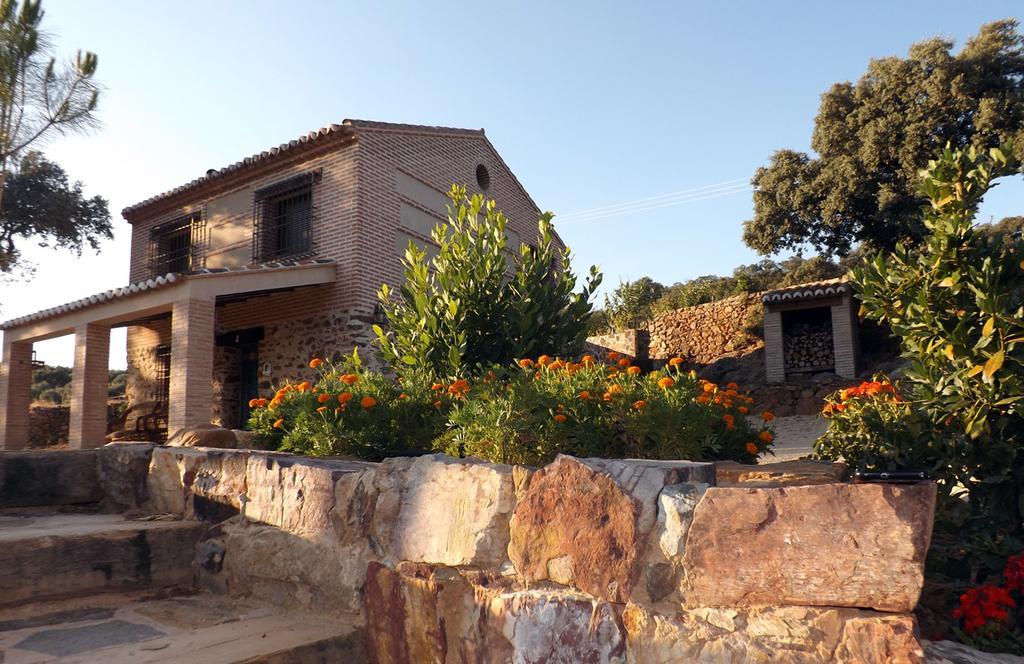 Apartamentos Turisticos La Gitanilla Los Navalucillos Ngoại thất bức ảnh