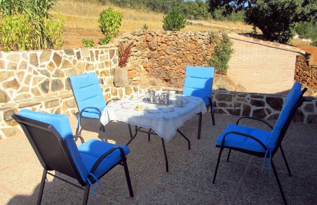 Apartamentos Turisticos La Gitanilla Los Navalucillos Ngoại thất bức ảnh